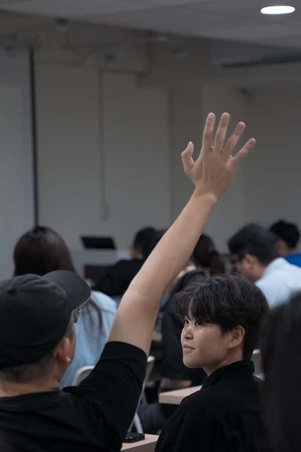 學員舉手提問